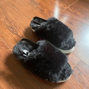 Fluffy/sparkling black slides